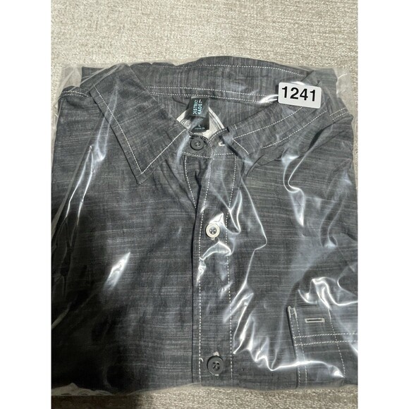 District Made Shirt Men’s Large Gray Button Down Short Sleeve Collared Kia - Picture 14 of 14